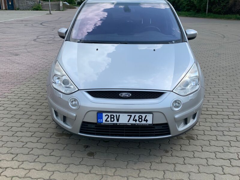 Levná autopůjčovna Praha